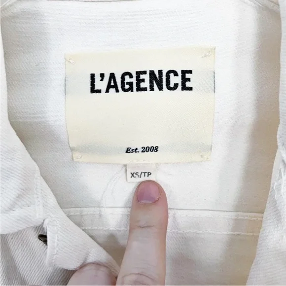 L'AGENCE Janelle Raw Cut Slim Denim Jacket in Vintage White - Picture 4 of 4